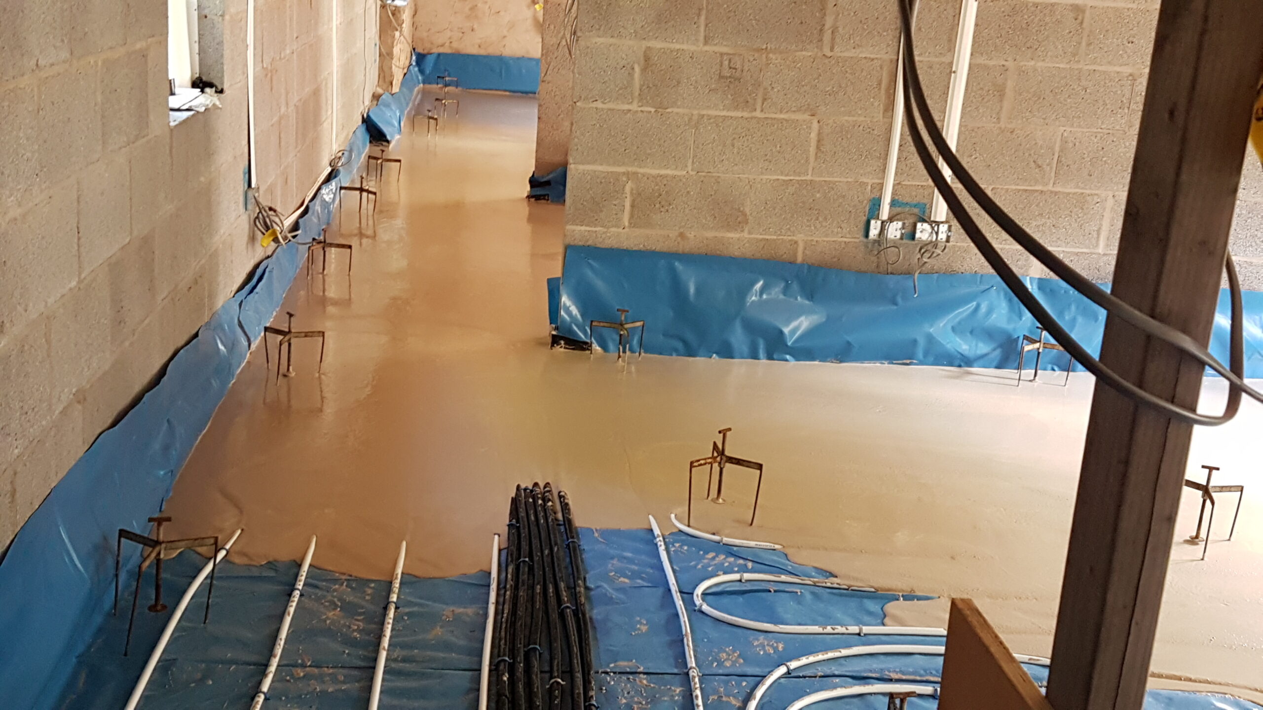 Underfloor screded scaled